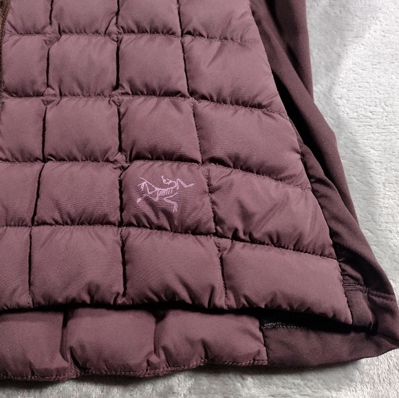 Arc’teryx Women’s M Narin Down Puffer Vest Quartz Hooded Quilted. - Picture 2 of 11